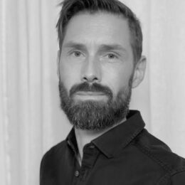 Ola Rosenlind 
Grundare/ägare och Changemaker